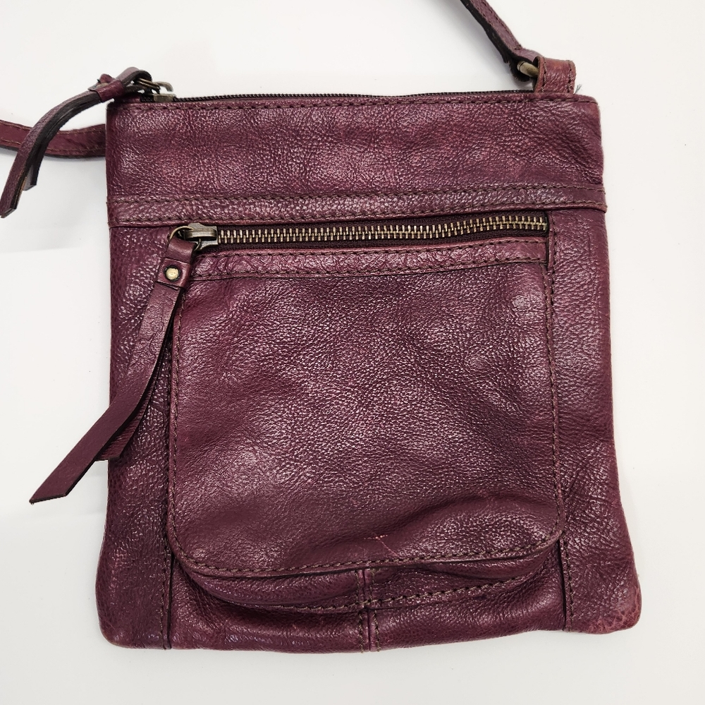 FOSSIL Vintage Slim Burgundy Leather Crossbody Bag Purse Handbag Shoulder Bag.